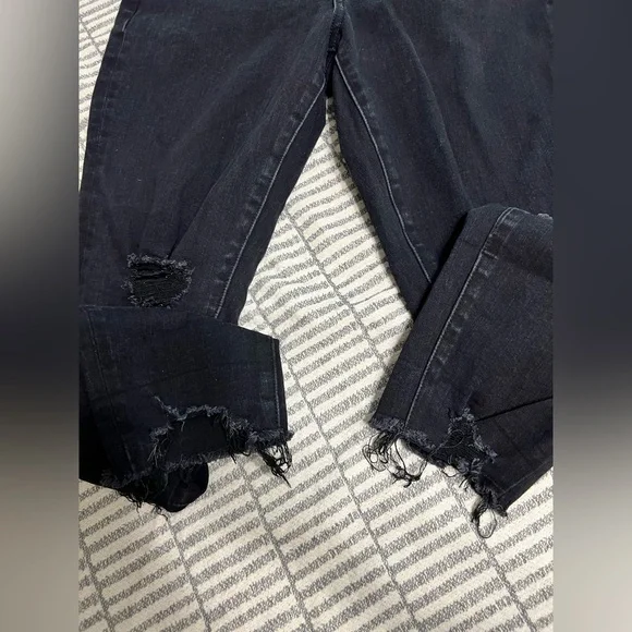 American Eagle Outfitters Black Skinny Distressed Jeans - Picture 3 of 4